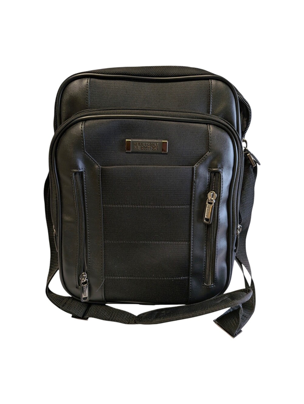 Kenneth Cole Reaction Black Tablet/Travel Crossbody Organizer Messenger Bag EUC